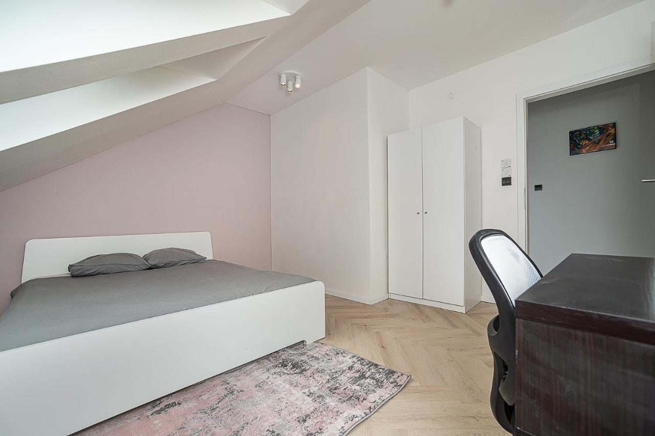 Big 4-Bedroom Flat, Terrace With Great Vitkov View Prag Exterior foto