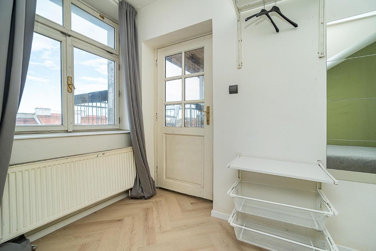 Big 4-Bedroom Flat, Terrace With Great Vitkov View Prag Exterior foto