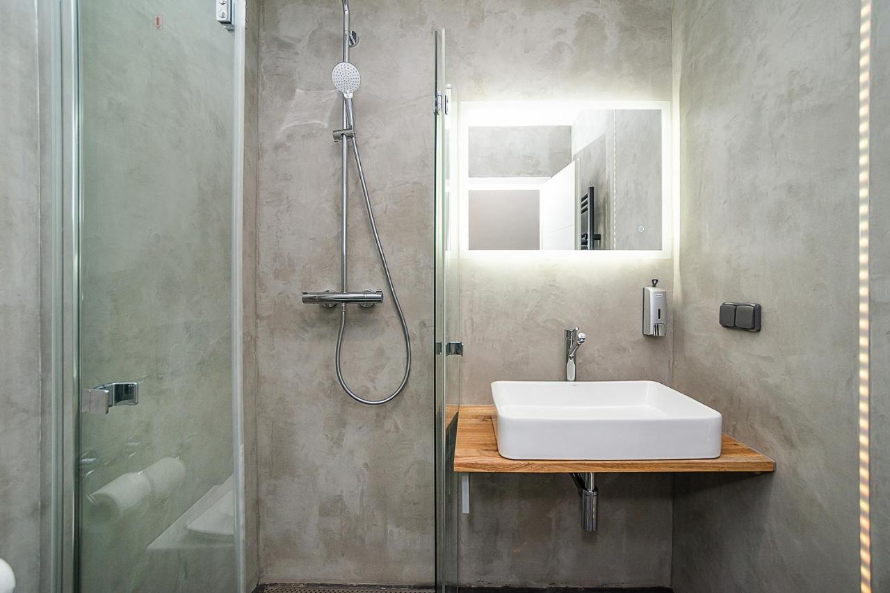 Big 4-Bedroom Flat, Terrace With Great Vitkov View Prag Exterior foto