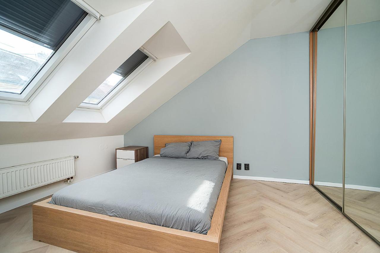 Big 4-Bedroom Flat, Terrace With Great Vitkov View Prag Exterior foto